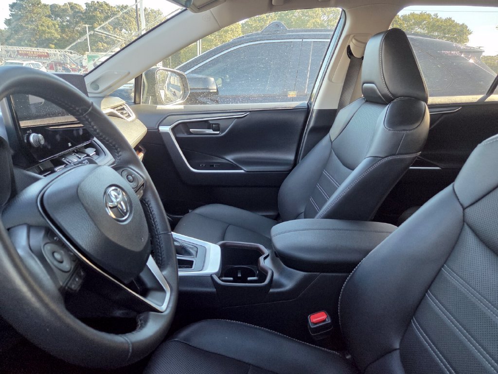 Used 2024 Toyota RAV4 Limited FWD image 6