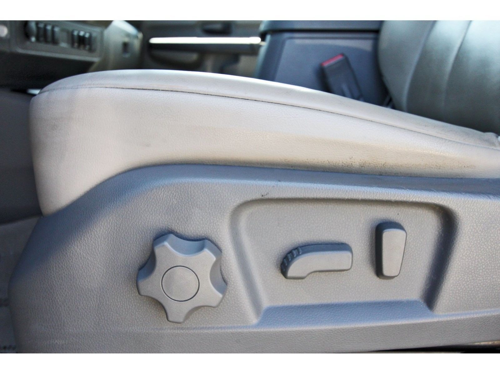 Used 2018 Nissan NV 3500 SL RWD image 29
