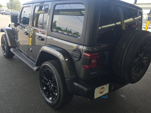 Used 2022 Jeep Wrangler Unlimited Sahara image 6