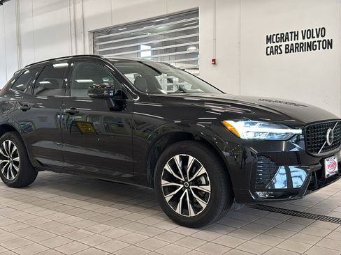 Used 2025 Volvo XC60 B5 Core AWD/4WD image 3