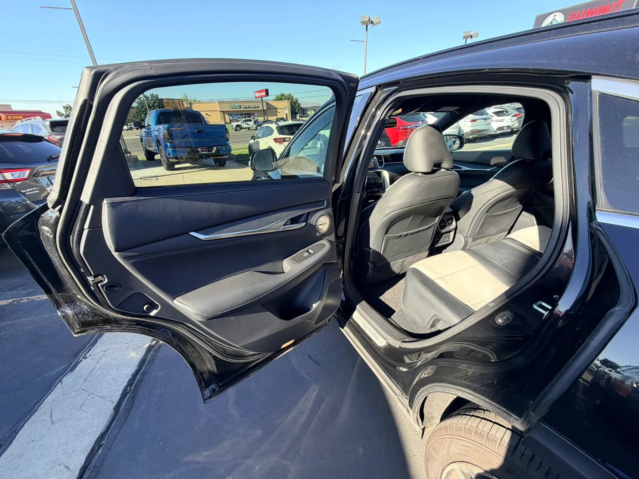 Used 2023 INFINITI QX55 Sensory w/ Lighting Package AWD/4WD image 19