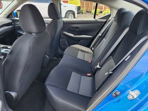 Used 2025 Nissan Sentra SV FWD image 11
