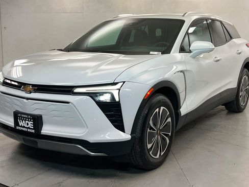 Used 2024 Chevrolet Blazer EV LT AWD/4WD image 1