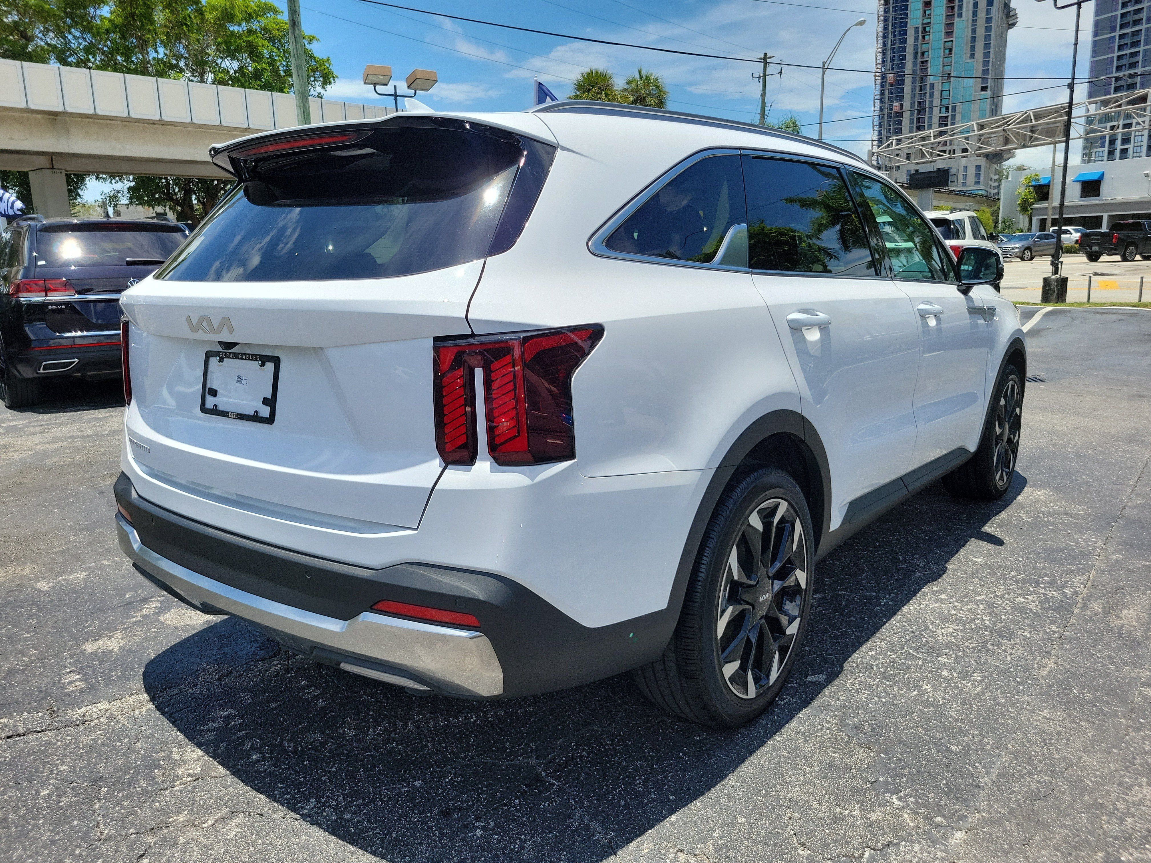 Used 2025 Kia Sorento SX FWD image 5