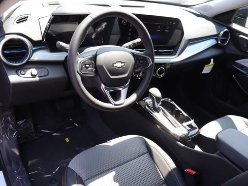 New 2026 Chevrolet Trax LT w/ Sunroof Package FWD image 6