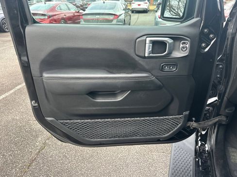 Used 2021 Jeep Gladiator Overland image 10