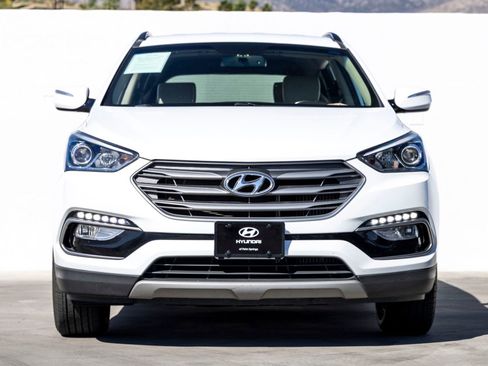 Used 2018 Hyundai Santa Fe Sport 2.0T image 4