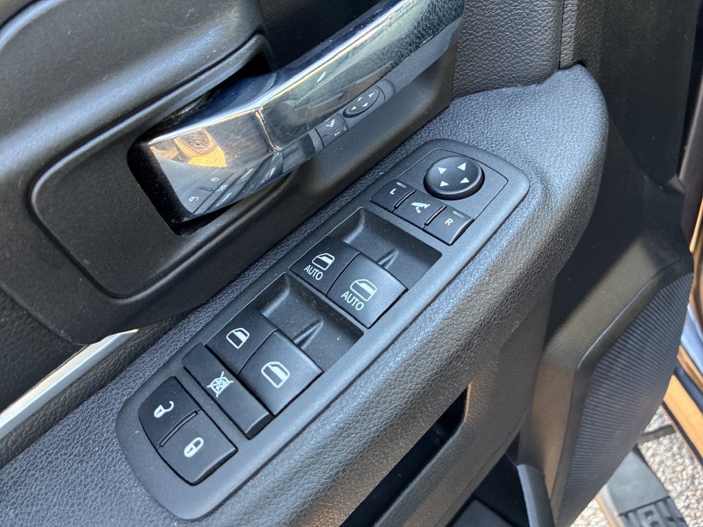 Used 2021 RAM 1500 Warlock w/ Luxury Group AWD/4WD image 17