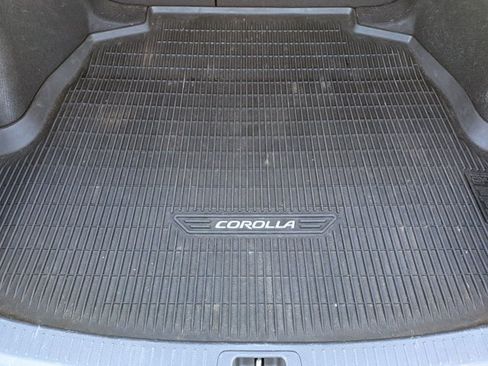 Used 2020 Toyota Corolla LE FWD image 6