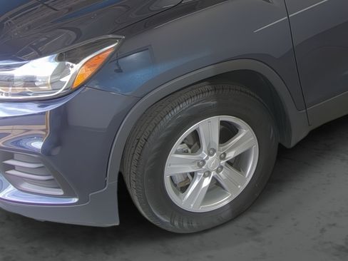 Used 2019 Chevrolet Trax LS w/ Tint and Cruise Package FWD image 7