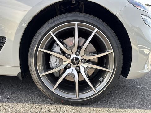 New 2026 Genesis G70 2.5T Prestige image 12