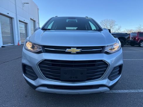 Used 2022 Chevrolet Trax LT w/ LT Convenience Package image 3