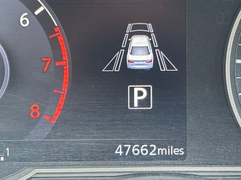 Used 2020 Nissan Versa SR FWD image 35