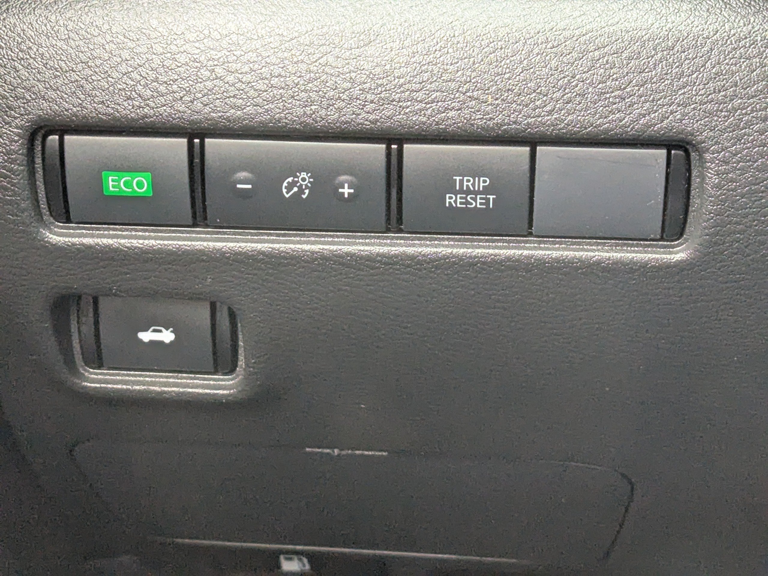 Used 2024 Nissan Sentra SV FWD image 28
