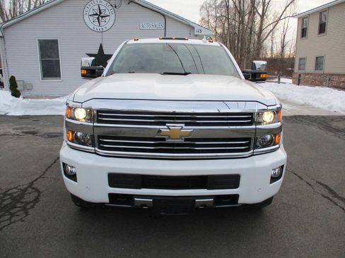 Used 2017 Chevrolet Silverado 2500 High Country image 9