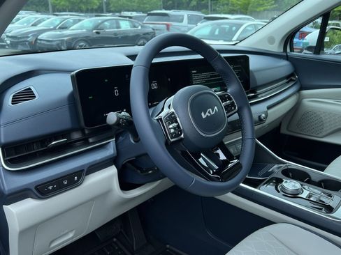New 2026 Kia Carnival EX FWD image 29