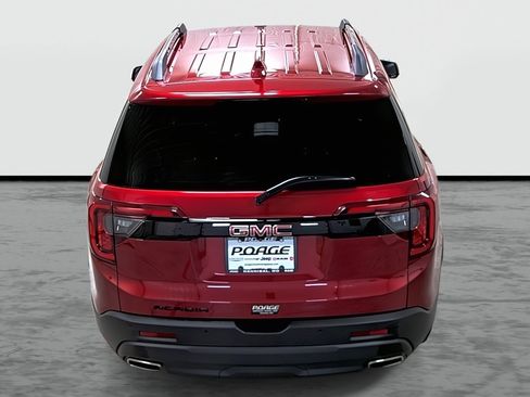 Used 2023 GMC Acadia SLE w/ Driver Convenience Package image 3