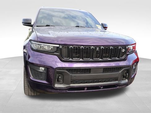 Used 2022 Jeep Grand Cherokee L Overland w/ Advanced Protech Group III AWD/4WD image 9