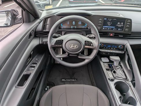 New 2026 Hyundai Elantra Limited FWD image 15
