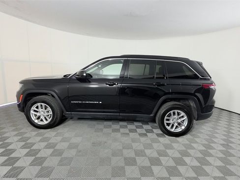 Certified 2024 Jeep Grand Cherokee Laredo X image 7