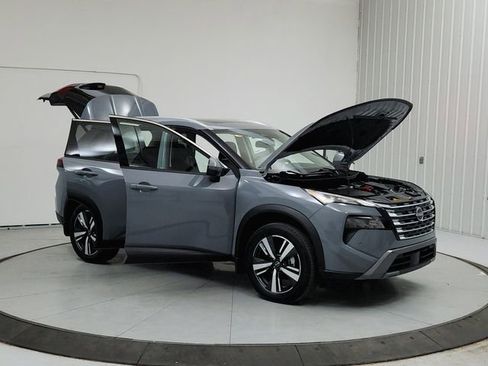 Used 2024 Nissan Rogue SL w/ SL Premium Package image 9