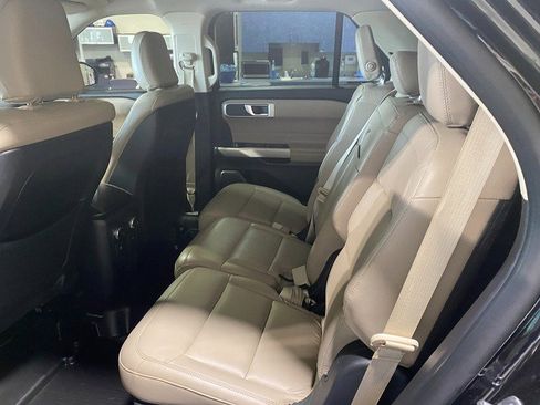 Used 2020 Ford Explorer XLT w/ Equipment Group 202A AWD/4WD image 17