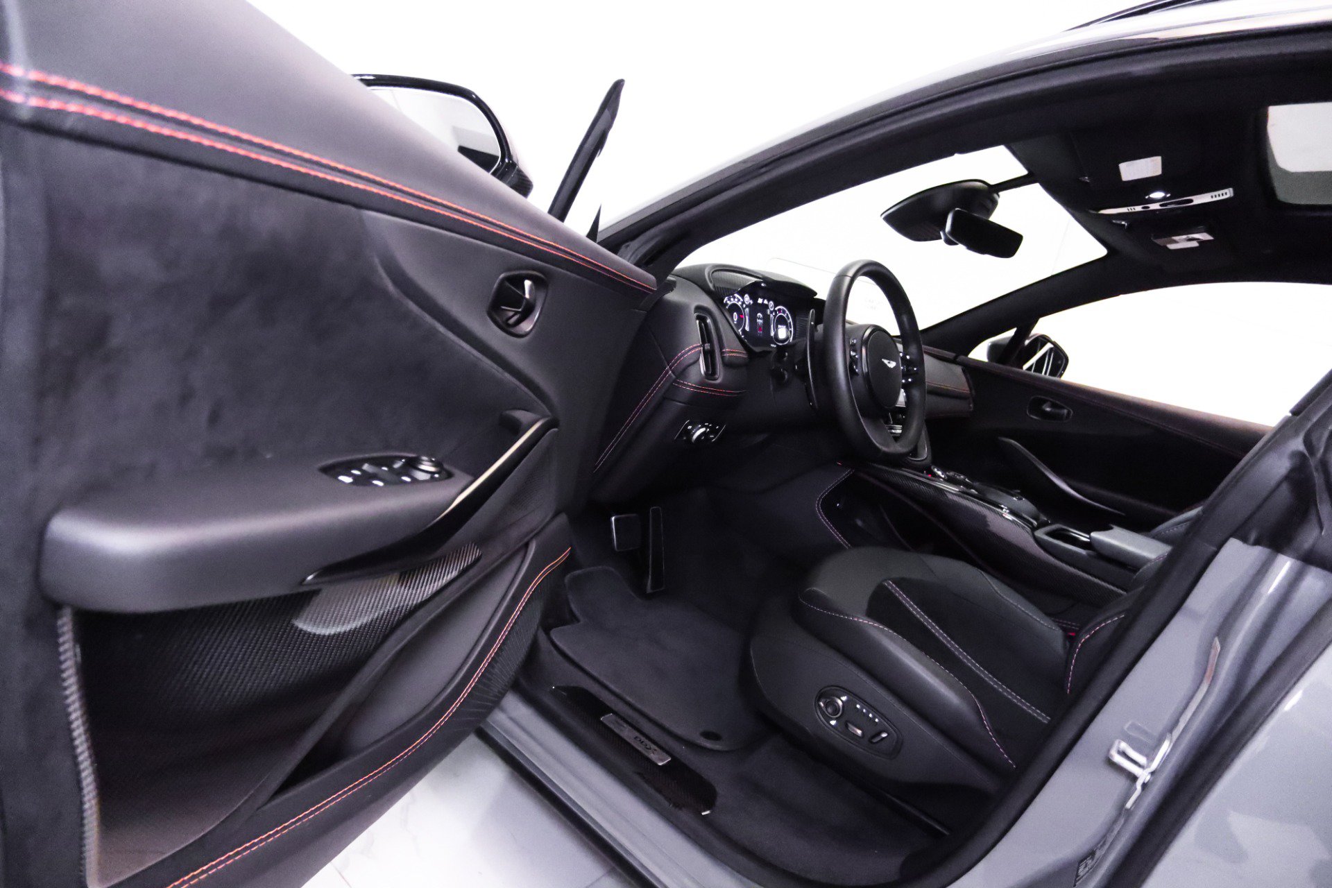 Used 2023 Aston Martin DBX 707 AWD/4WD image 39