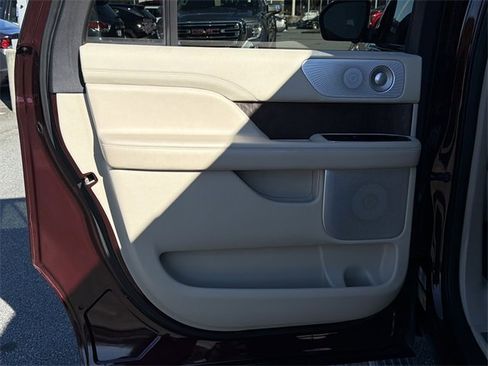 Used 2019 Lincoln Navigator L Reserve w/ Cargo Package image 21