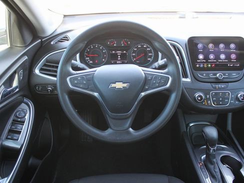 Used 2022 Chevrolet Malibu LT image 10