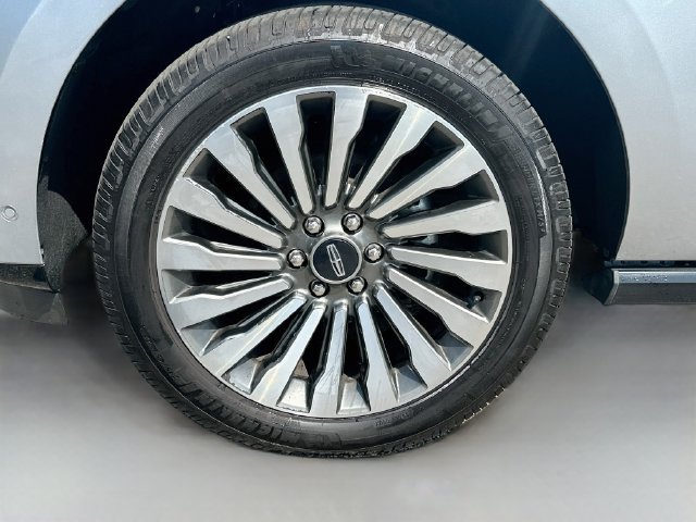 Used 2021 Lincoln Navigator Reserve w/ Luxury Package AWD/4WD image 33