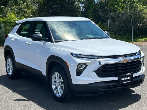 New 2026 Chevrolet TrailBlazer LS AWD/4WD image 3