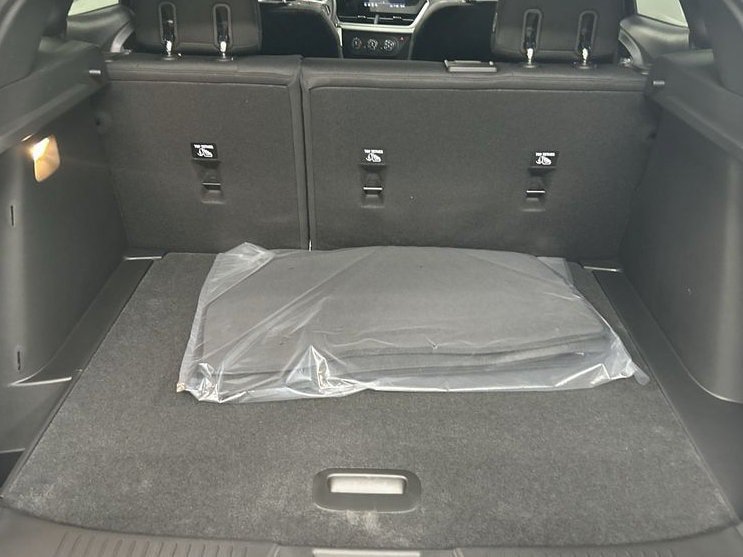 New 2026 Chevrolet Trax RS w/ Sunroof Package FWD image 21