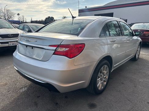Used 2012 Chrysler 200 LX FWD image 4