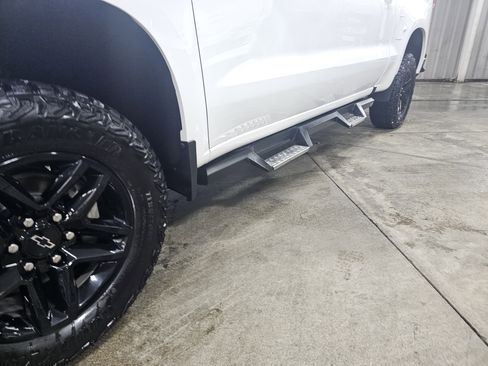 Used 2021 Chevrolet Silverado 1500 LT Trail Boss w/ Convenience Package II image 10