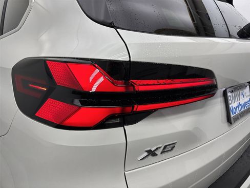 Used 2024 BMW X5 xDrive40i w/ Premium Package image 19