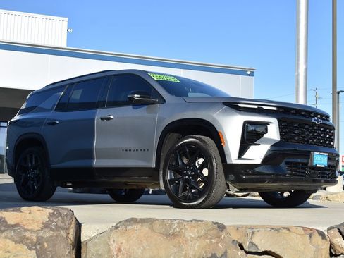 Used 2024 Chevrolet Traverse RS image 5