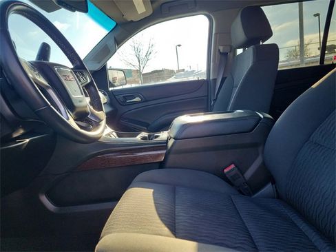 Used 2017 GMC Yukon XL SLE w/ SLE Value Package image 14