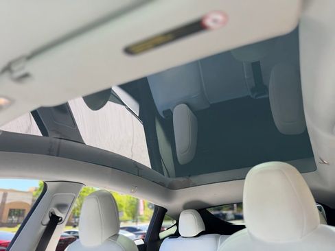 Used 2021 Tesla Model Y Long Range image 51