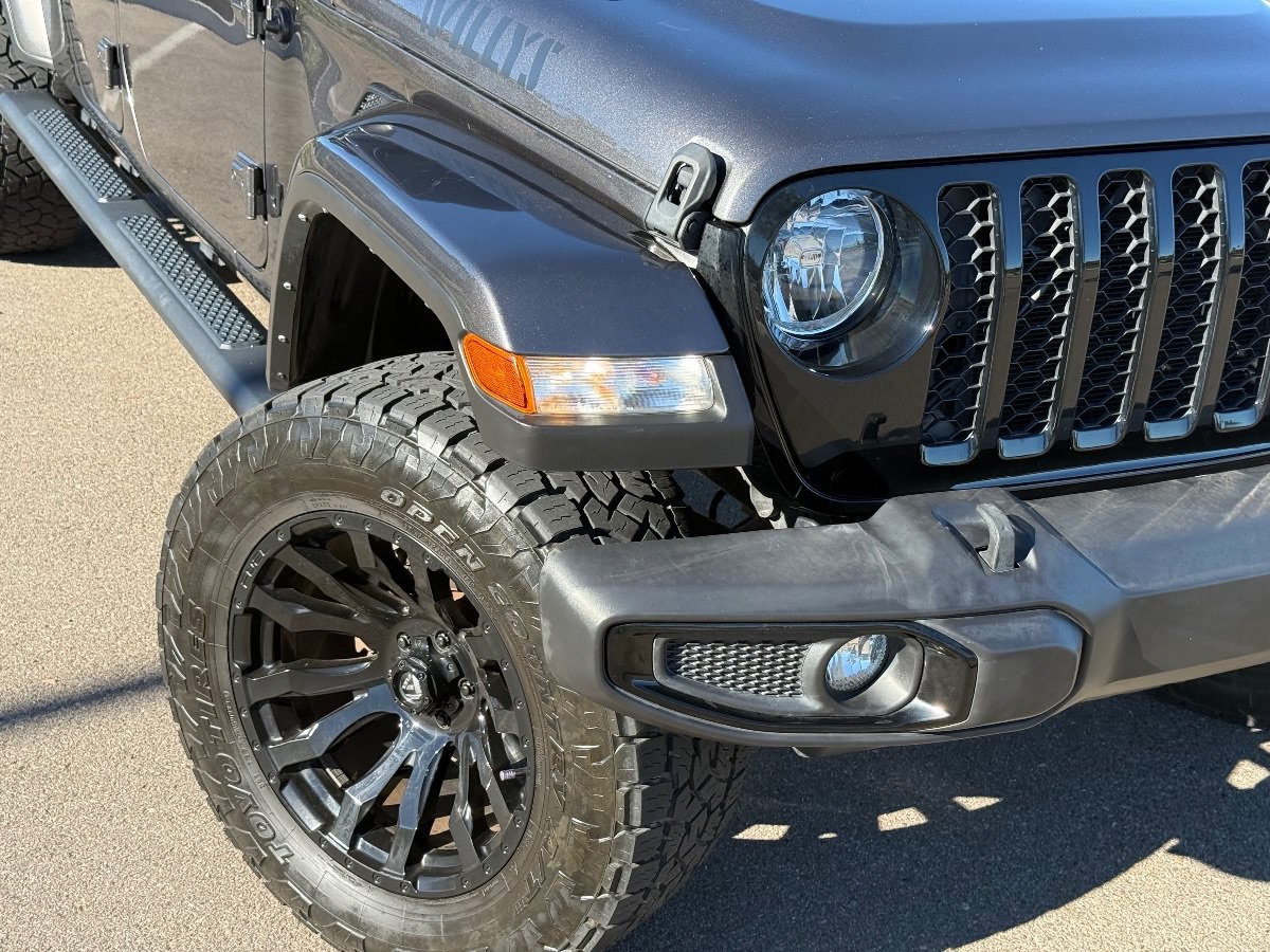 Used 2023 Jeep Gladiator Sport AWD/4WD image 3
