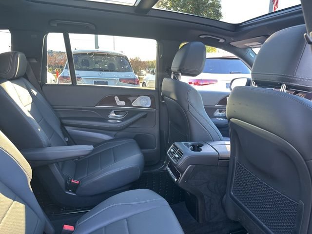 Used 2025 Mercedes-Benz GLS 450 4MATIC image 27