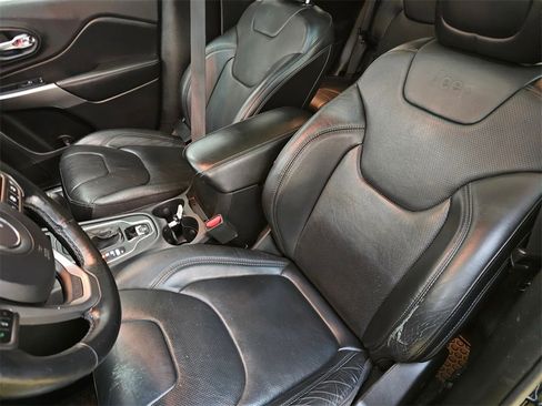 Used 2019 Jeep Cherokee High Altitude image 22