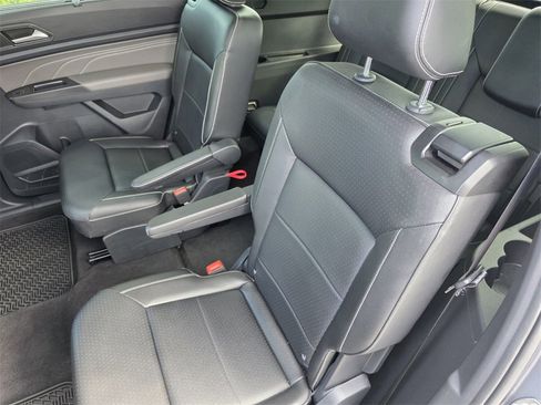 Used 2022 Volkswagen Atlas SEL image 16