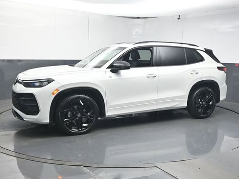 New 2026 Volkswagen Tiguan SE R-Line image 4