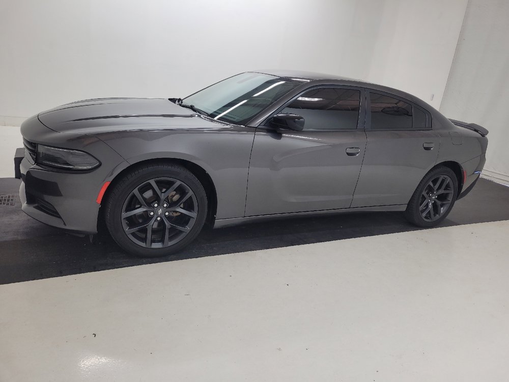 Used 2022 Dodge Charger SXT w/ Blacktop Package RWD image 2