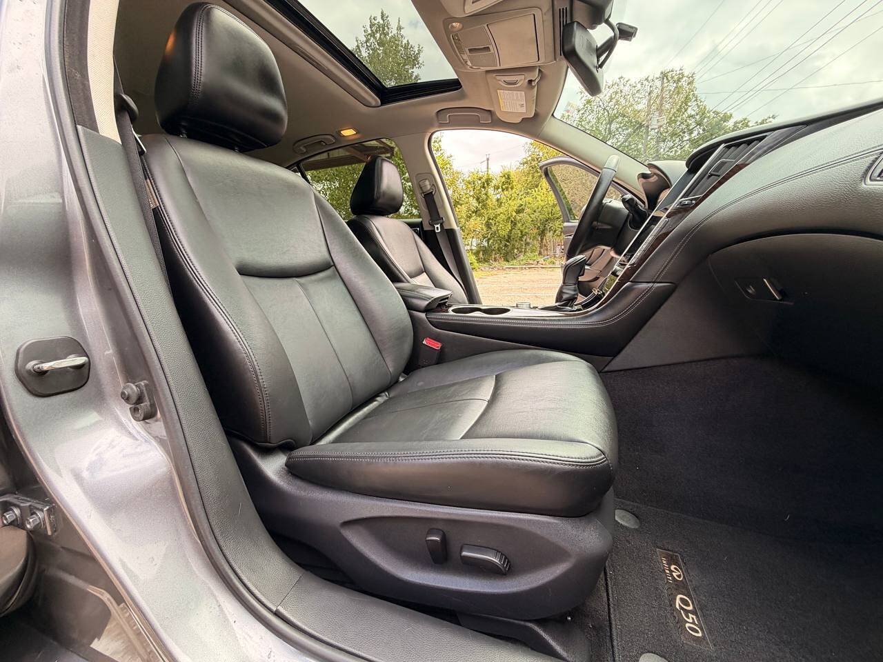 Used 2018 INFINITI Q50 Luxe w/ Cargo Package (L95) RWD image 13