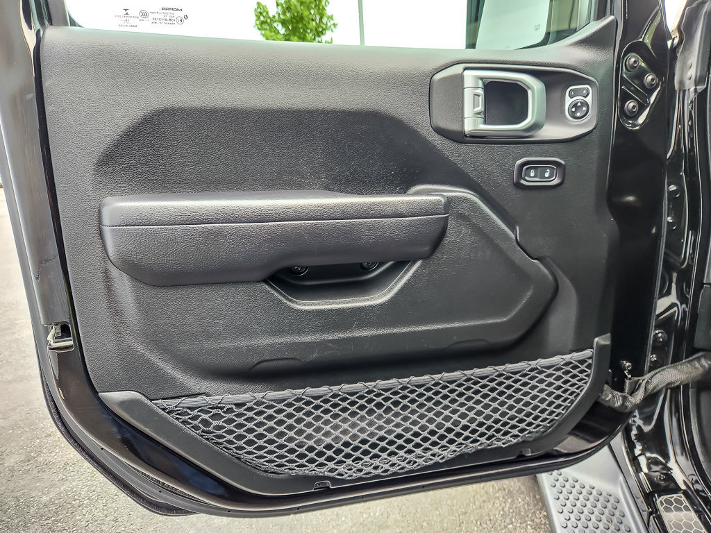 Used 2018 Jeep Wrangler Sport AWD/4WD image 14