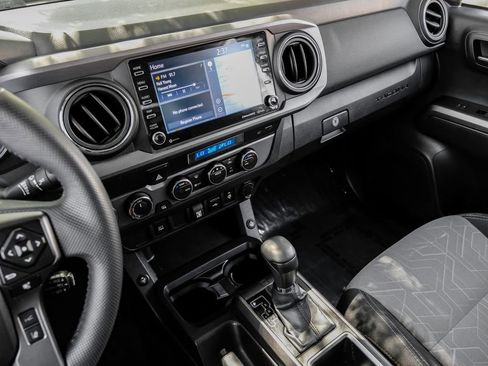 Used 2023 Toyota Tacoma TRD Sport AWD/4WD image 33