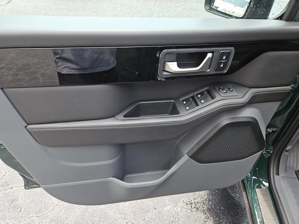 Used 2025 INEOS Grenadier Station Wagon AWD/4WD image 15