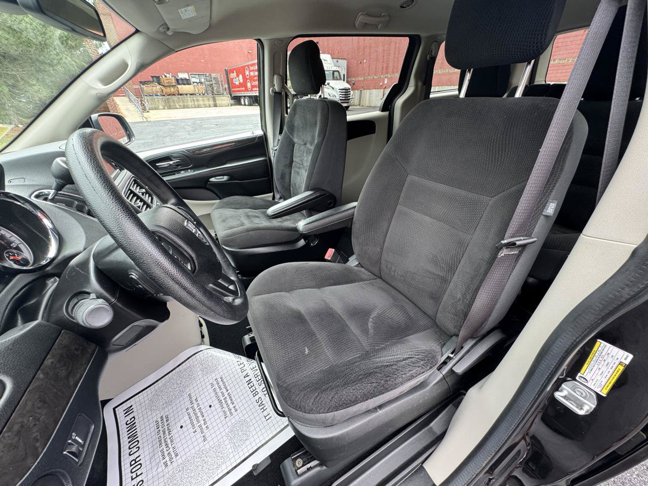 Used 2019 Dodge Grand Caravan SE FWD image 8