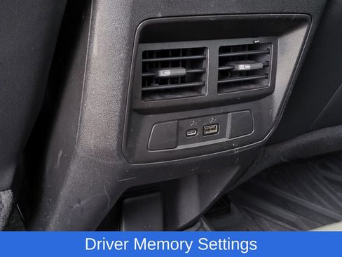 Used 2024 Chevrolet Colorado ZR2 w/ ZR2 Convenience Package III AWD/4WD image 16